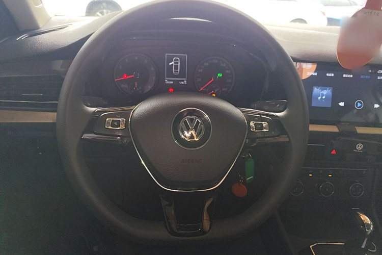 Volkswagen Lavida 2019 car image #11