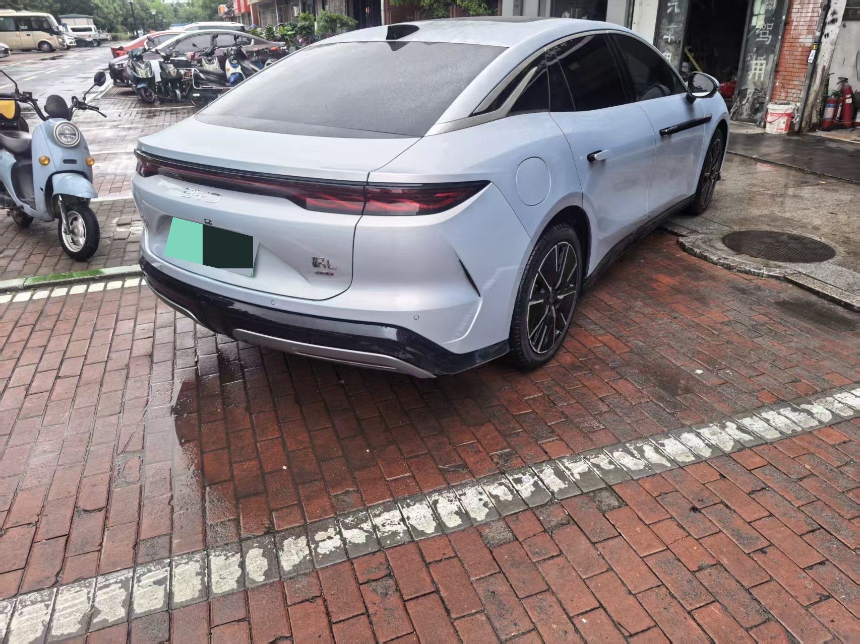 BYD HanL 2025 car image #4