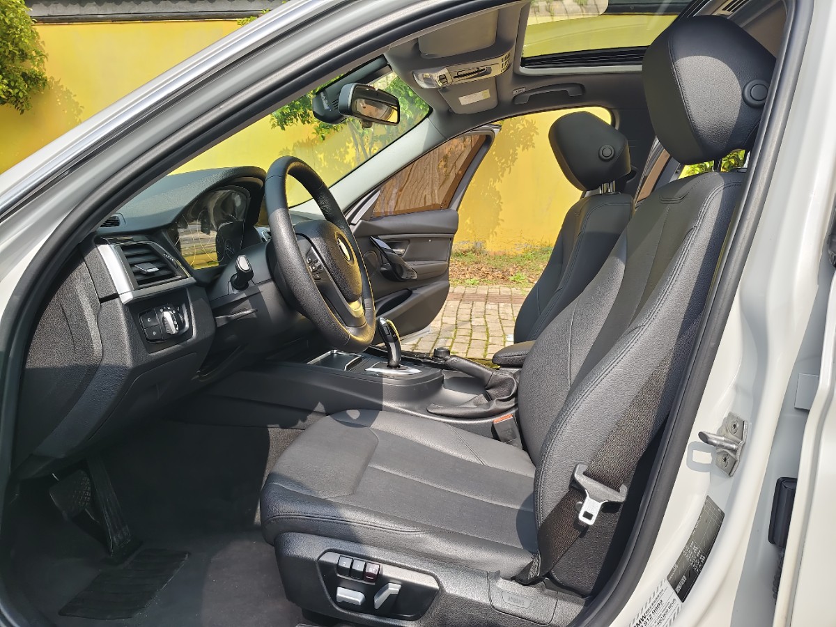 BMW 3 Series 2017 imagem de carro #5