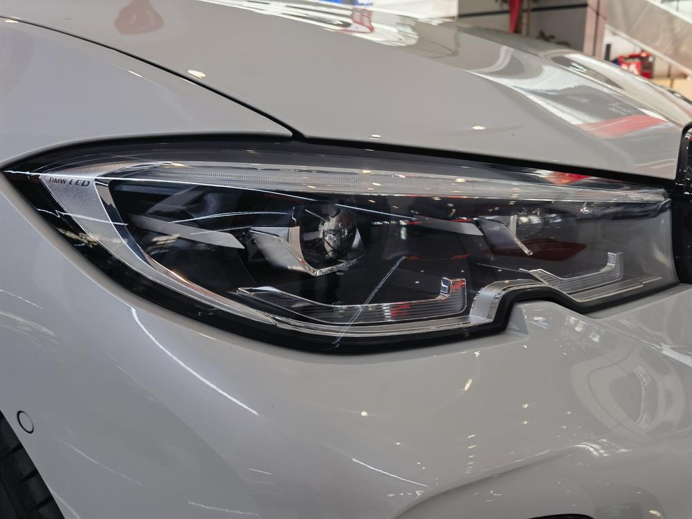 BMW 3 Series 2021 car image #8