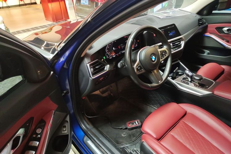 BMW 3 Series 2022 car image #16