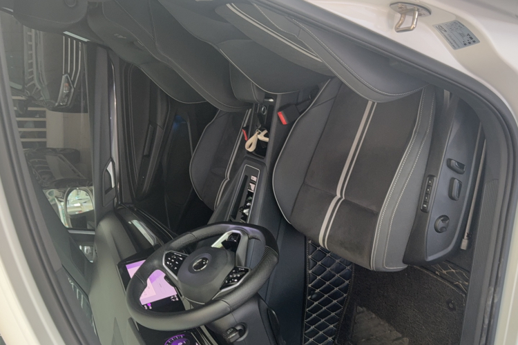 Volkswagen Golf 2022 car image #9