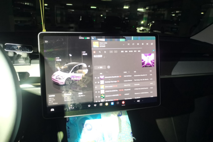 Tesla Model Y 2025 صورة سيارة #12