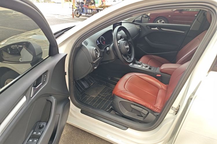 Audi A3 2019 car image #16