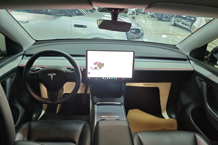 Tesla Model Y 2023 #10 Tesla Model Y 2023 car image #10