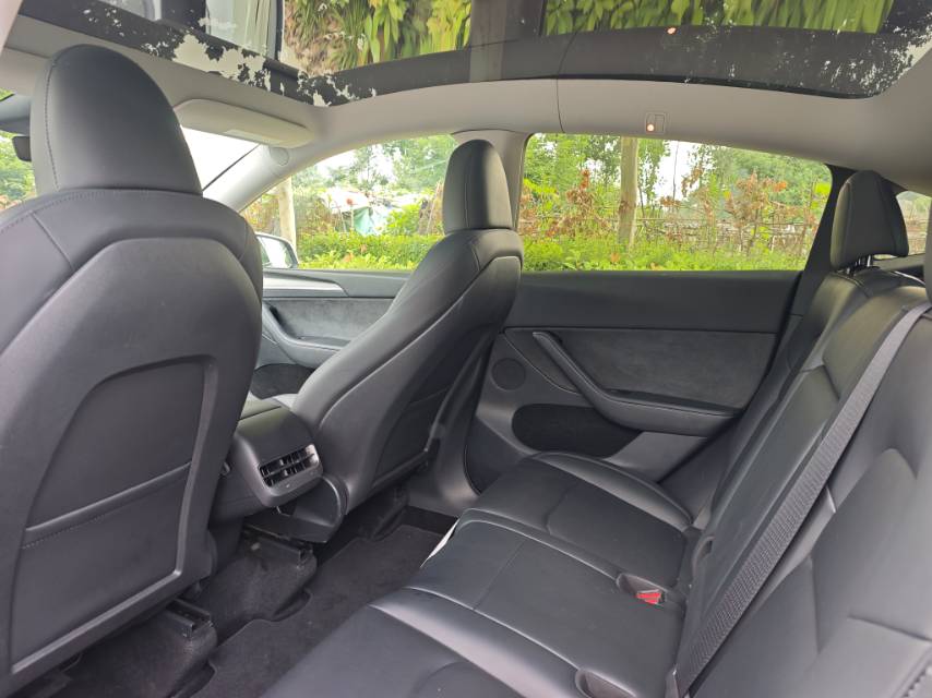 Tesla Model Y 2024 car image #5
