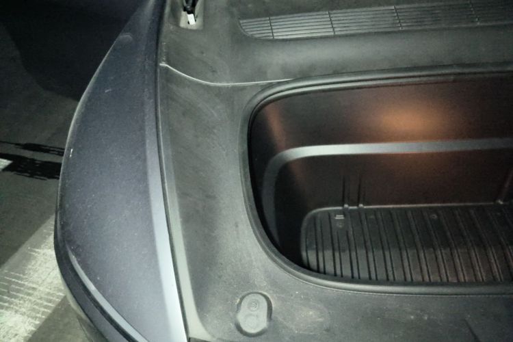 Tesla Model Y 2025 #26 Tesla Model Y 2025 car image #26