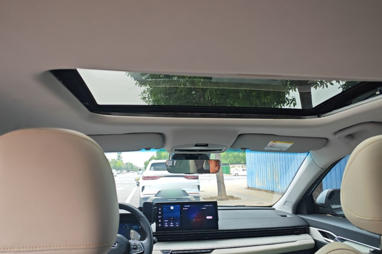 GEELY Emgrand L HiP 2022 car image #18