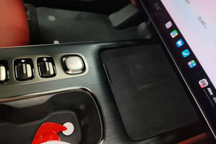 MI SU7 2024 immagine di auto #9