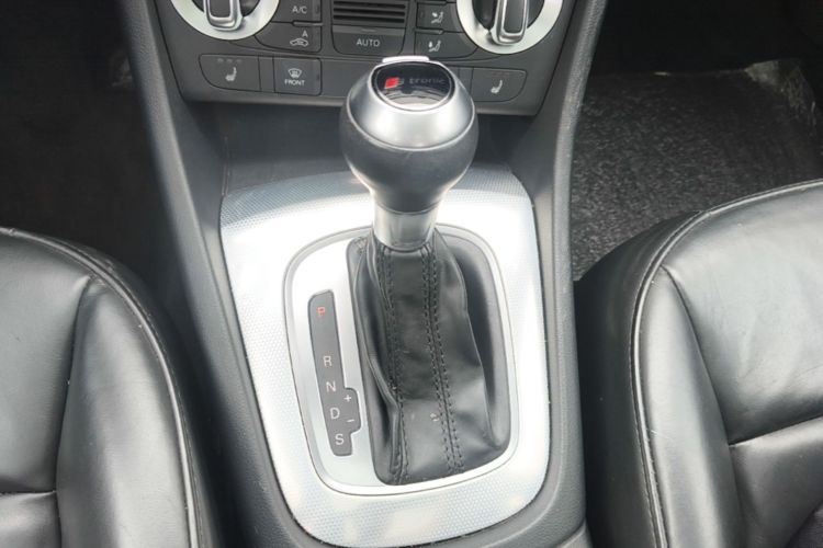Audi Q3 2015 immagine di auto #14
