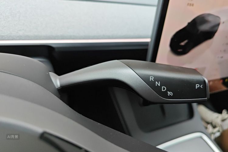 Tesla Model Y 2023 car image #16