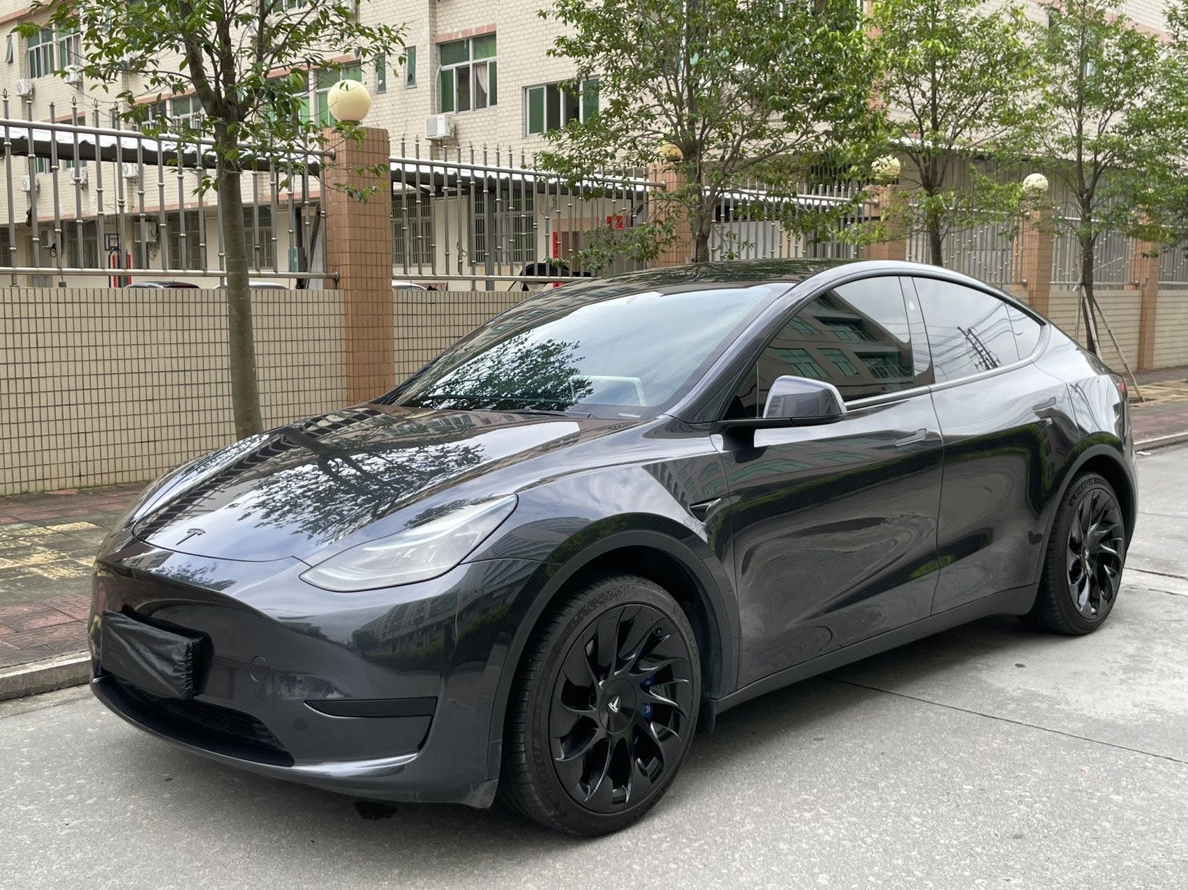 Tesla Model Y 2024 car image 
