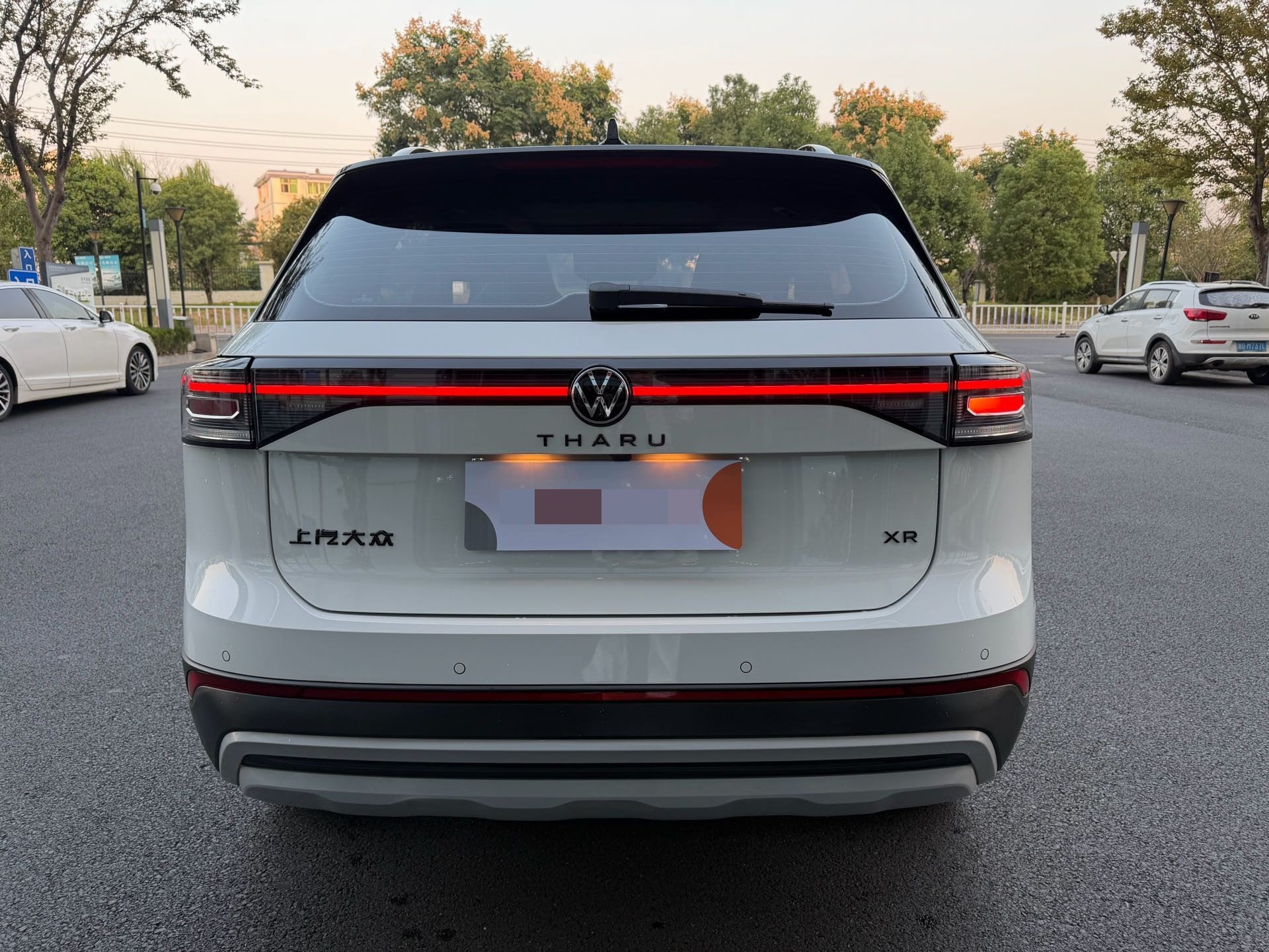 Volkswagen Tharu 2025 immagine di auto #12