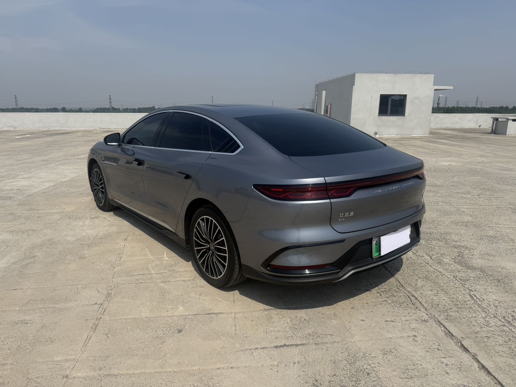 BYD Han 2023 car image #7