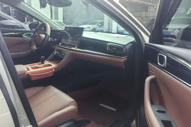 GEELY Emgrand 2026 car image #8