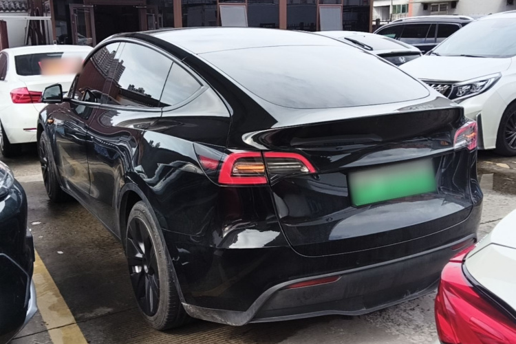 Tesla Model Y 2021 #5 Tesla Model Y 2021 car image #5
