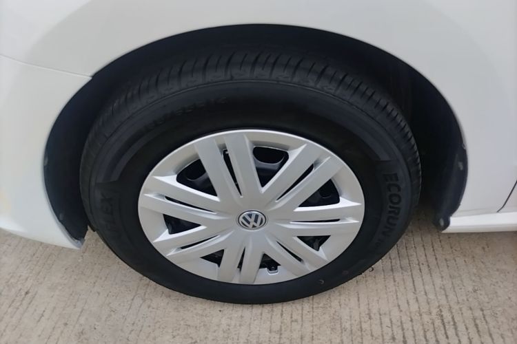 Volkswagen Polo 2018 car image #9