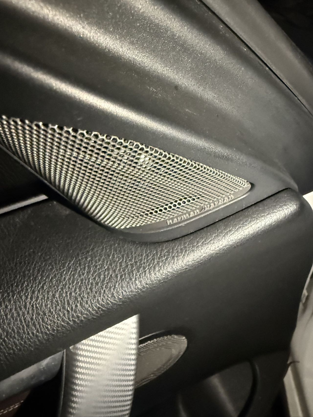 BMW 3 Series 2019 car image #6