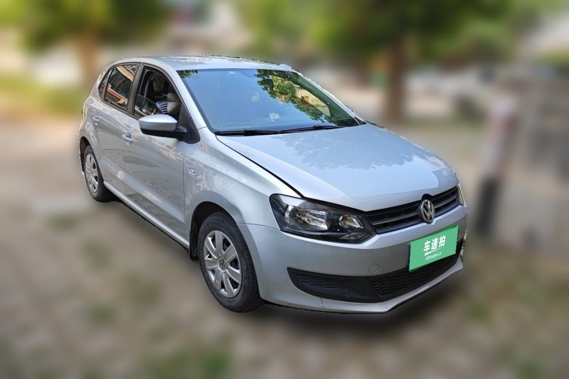 Volkswagen Polo 2013 car image #2