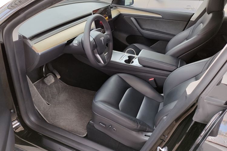 Tesla Model Y 2023 #19 Tesla Model Y 2023 car image #19