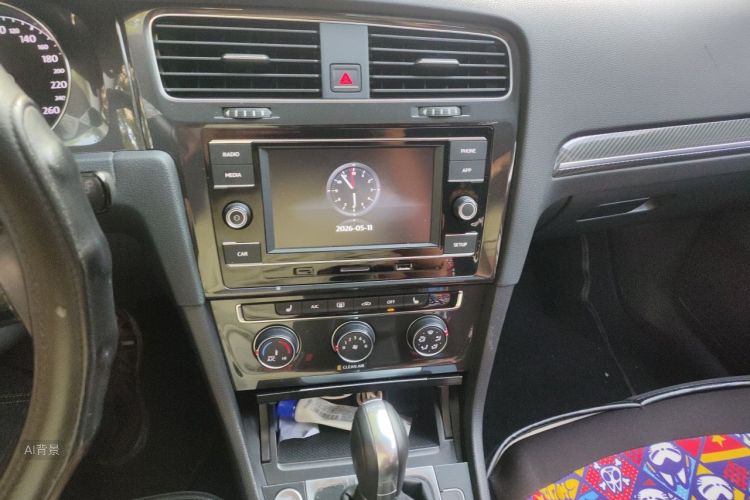 Volkswagen Golf 2018 car image #15