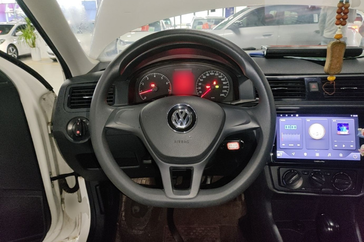 Volkswagen Santana 2018 car image #15