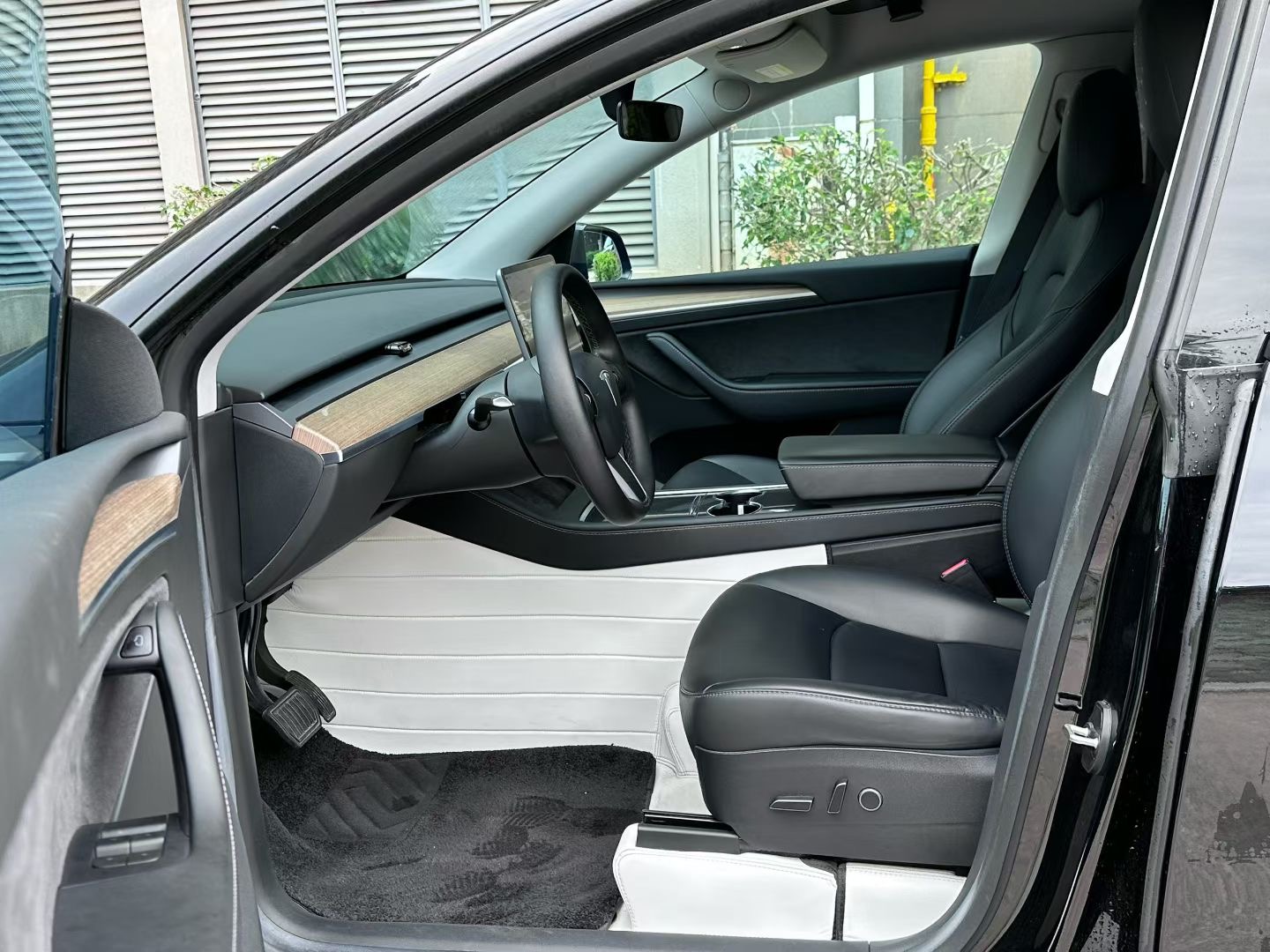 Tesla Model Y 2022 #8 Tesla Model Y 2022 car image #8