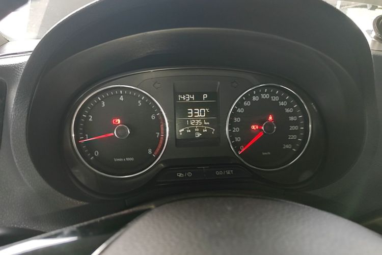 Volkswagen Polo 2014 car image #12