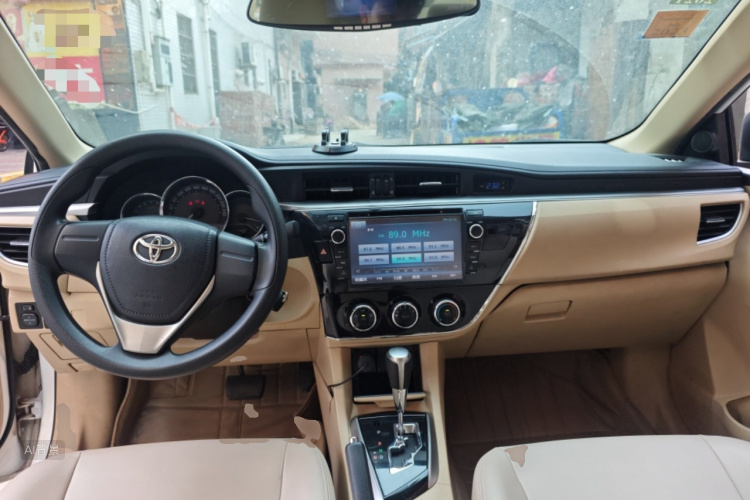 2015 car image #11