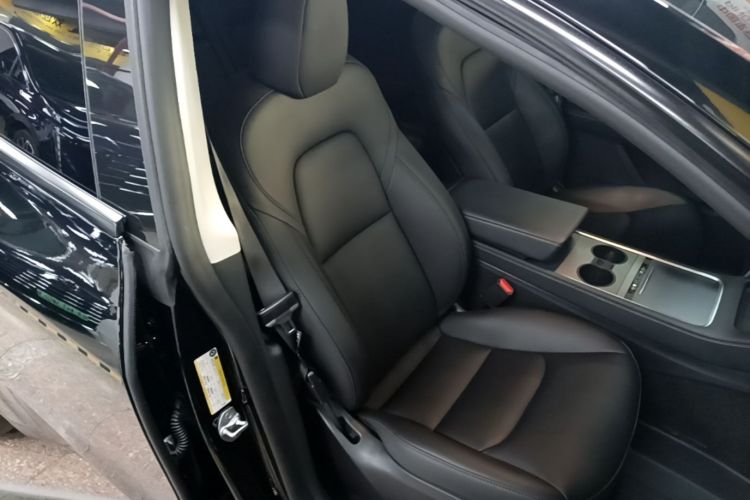 Tesla Model Y 2024 immagine di auto #24