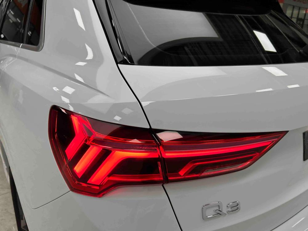 Audi Q3 2022 صورة سيارة #9