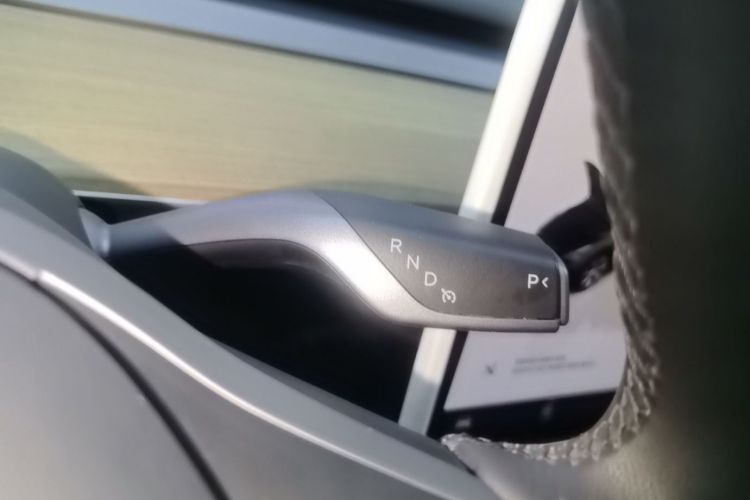 Tesla Model Y 2023 #18 Tesla Model Y 2023 car image #18