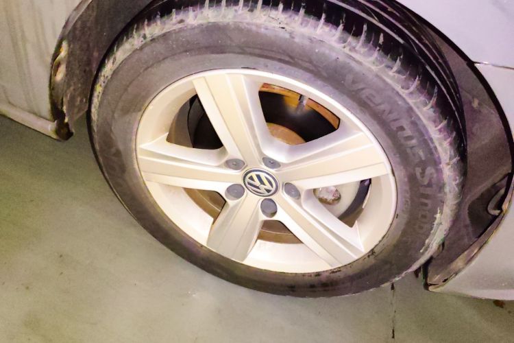 Volkswagen Golf 2015 car image #6