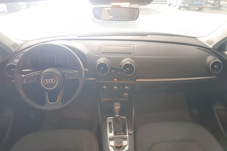 Audi A3 2019 image de voiture #10