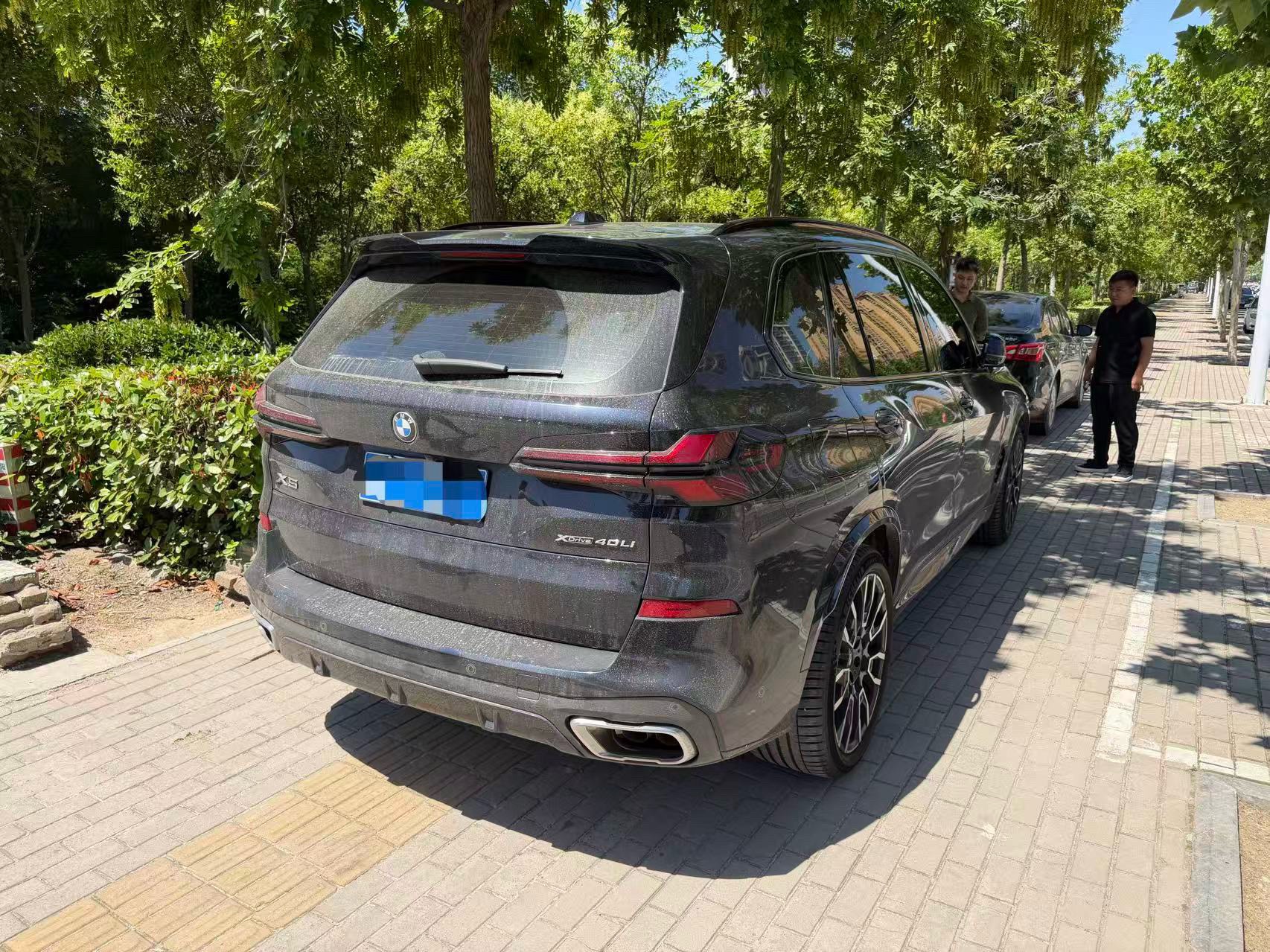 BMW X5 2023 car image #2