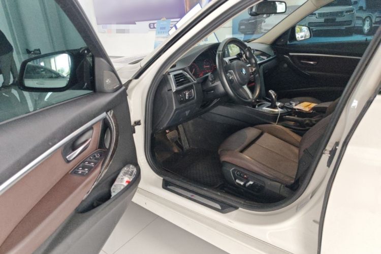 BMW 3 Series 2018 #12 BMW 3 Series 2018 car image #12