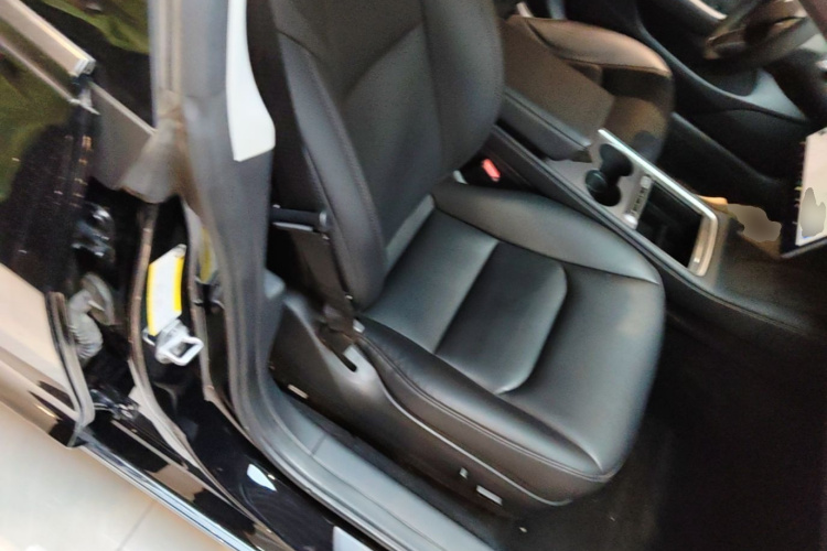 Tesla Model 3 2022 car image #24