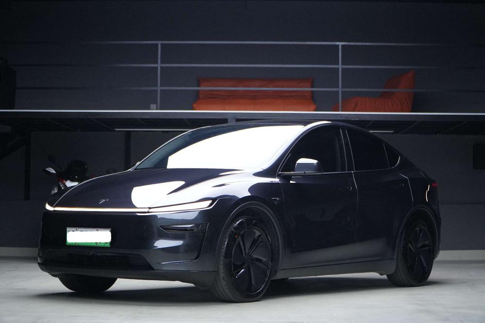 Tesla Model Y 2025 Tesla Model Y 2025 immagine di auto