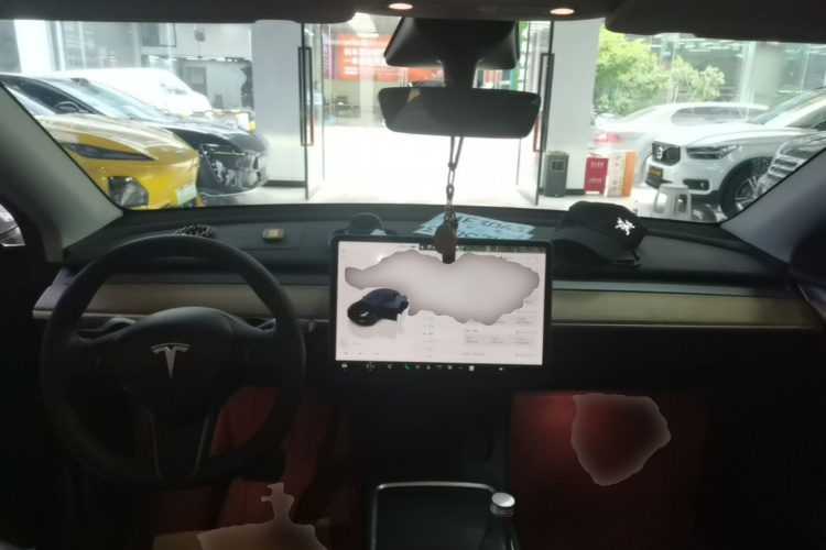 Tesla Model Y 2023 #10 Tesla Model Y 2023 car image #10
