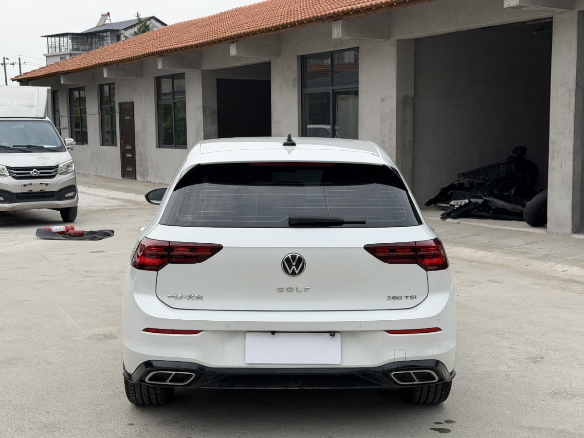 Volkswagen Golf 2022 car image #5