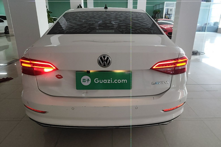 Volkswagen Lavida 2019 car image #4