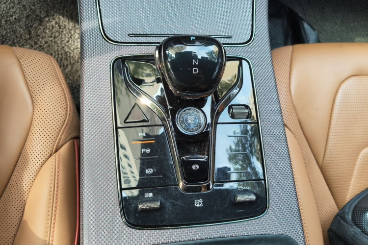 BYD Han 2022 car image #18