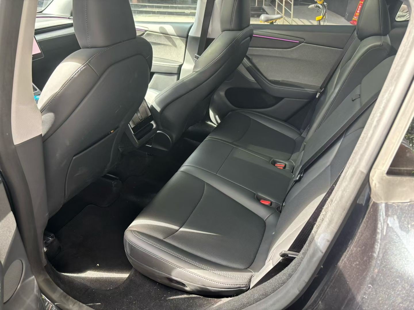 Tesla Model Y 2025 #9 Tesla Model Y 2025 car image #9