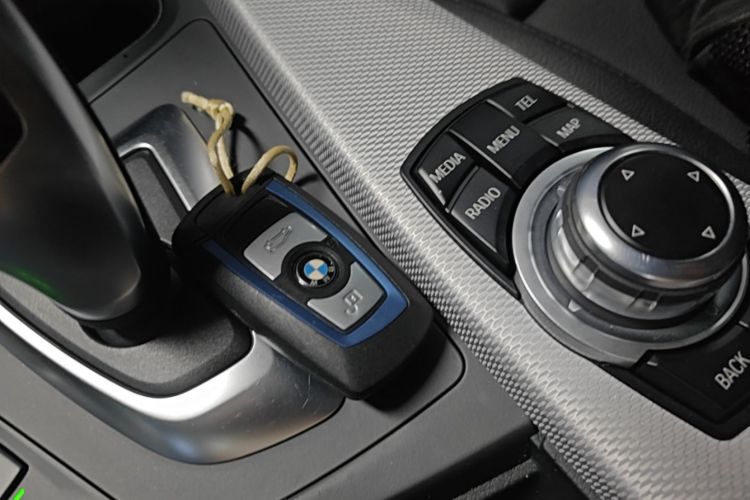 BMW 3 Series GT 2017 car image #9
