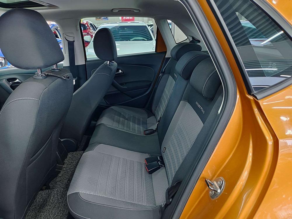 Volkswagen Polo 2018 car image #11