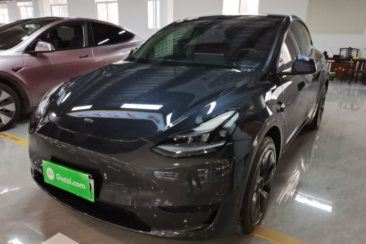 Tesla Model Y 2024 #2 Tesla Model Y 2024 car image #2