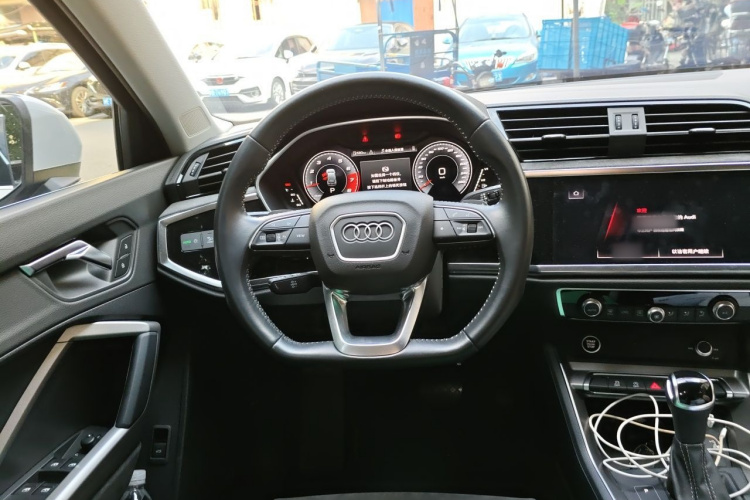 Audi Q3 2022 car image #15