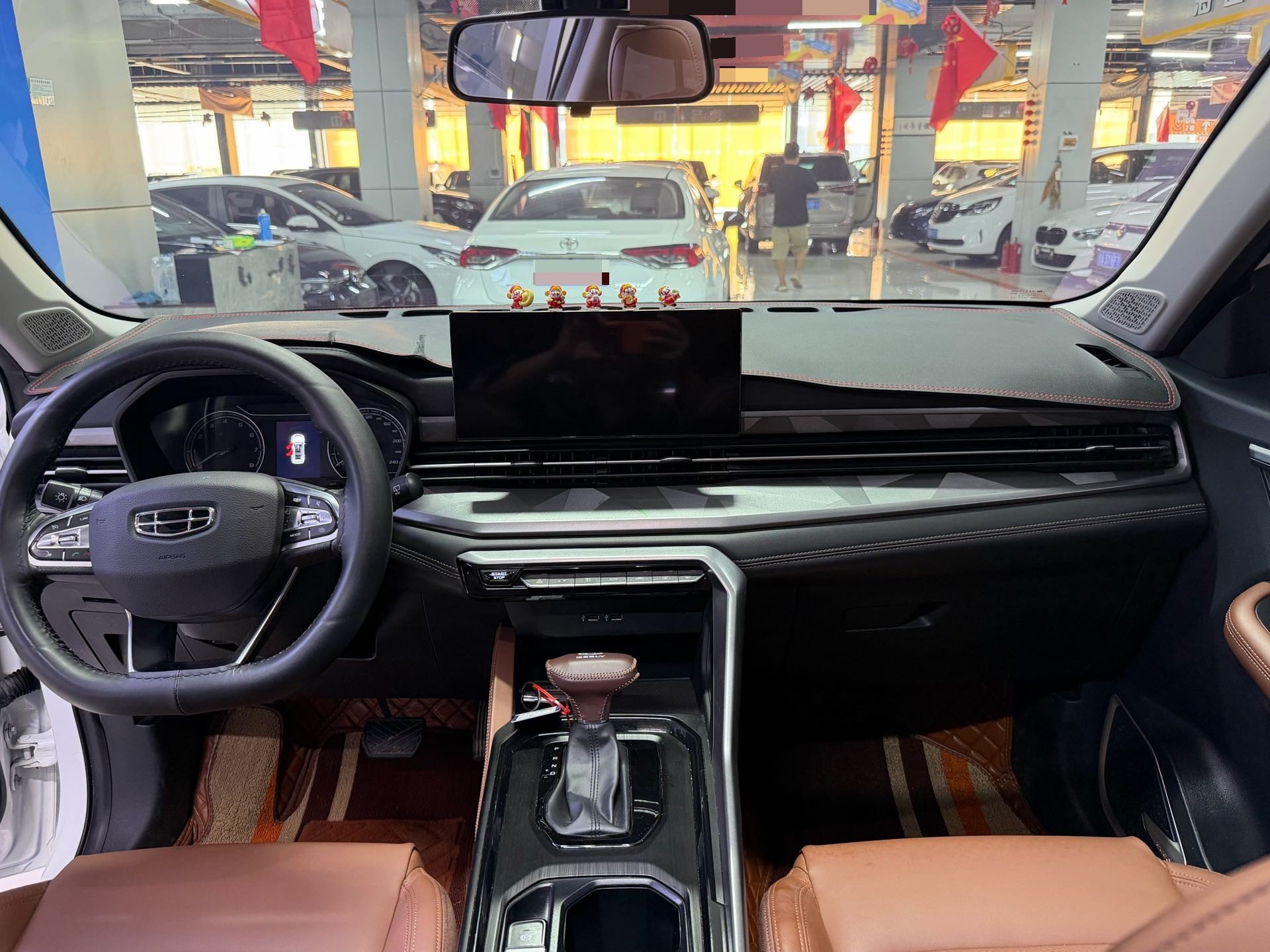 GEELY Vision X6 2023 صورة سيارة #5