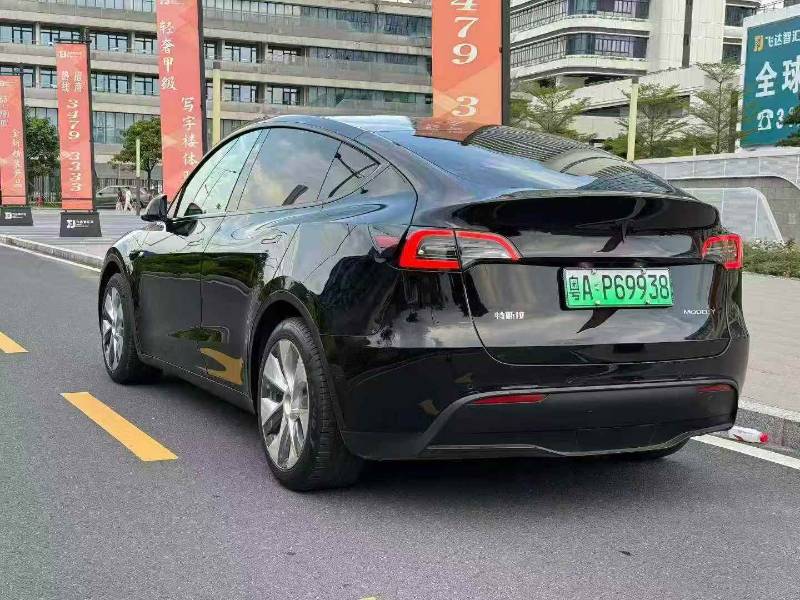 Tesla Model Y 2022 car image #3