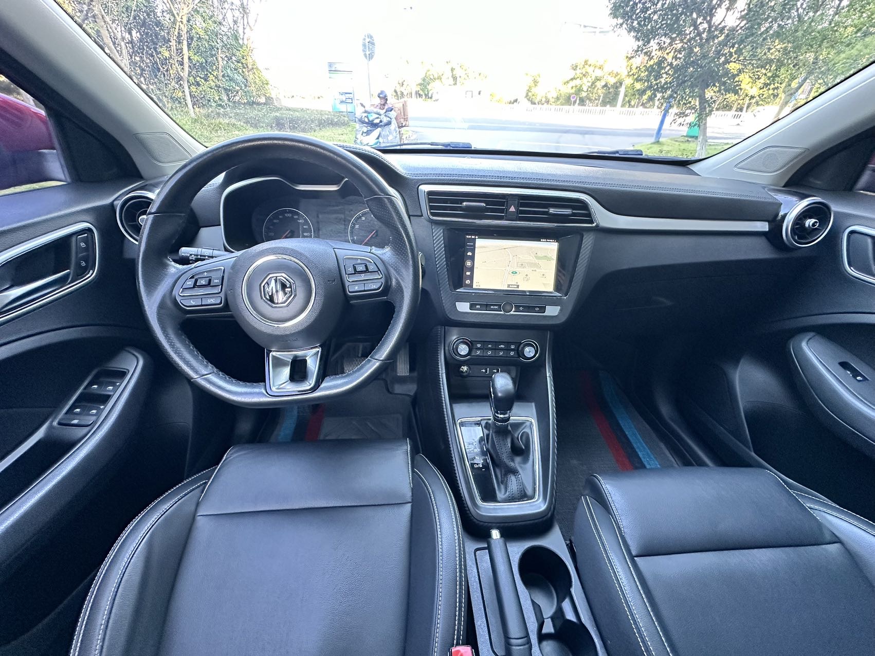 MG ZS 2017 #5 MG ZS 2017 car image #5